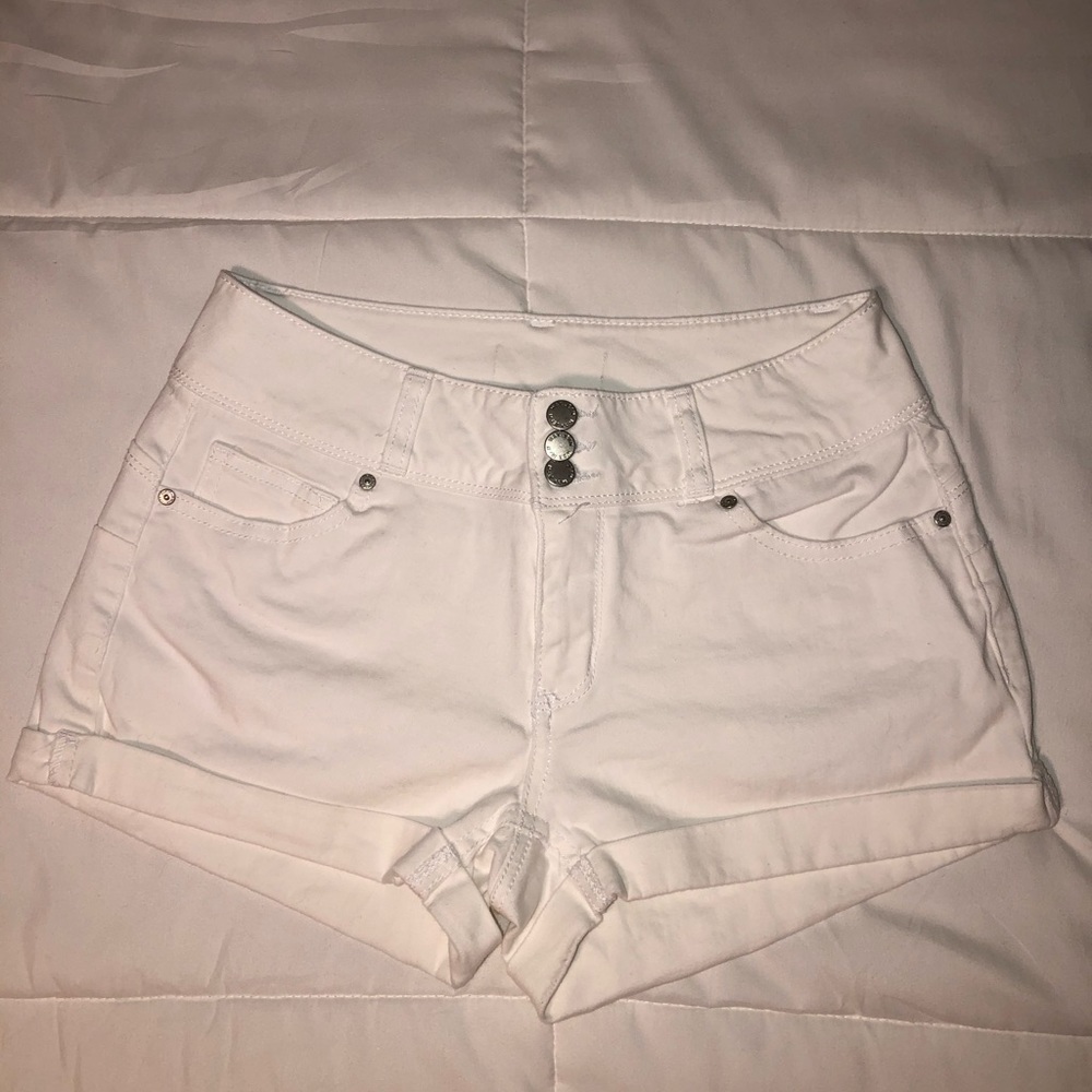 white jean shorts